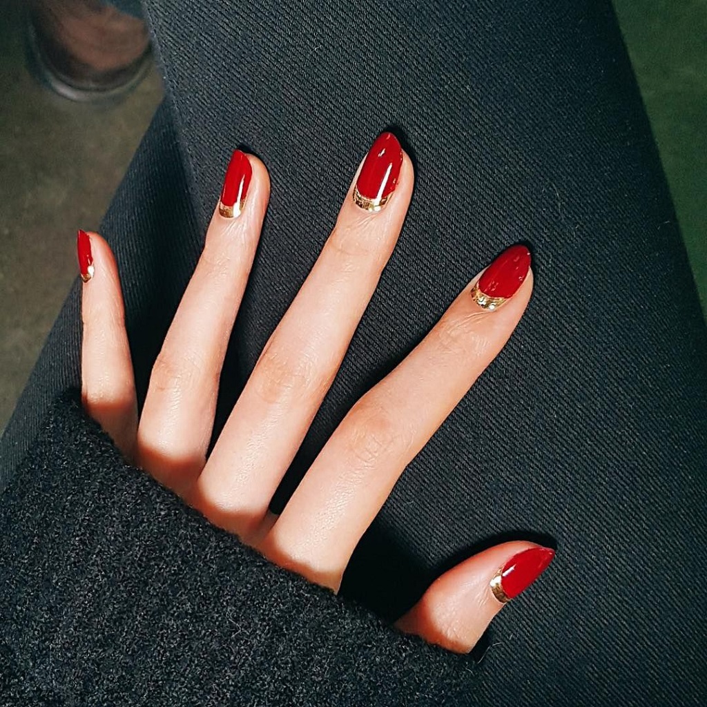 Here Are a Few Reasons Why a Nail Gel Polish Base Coat Feels Sticky and Ways to Rectify the Issue