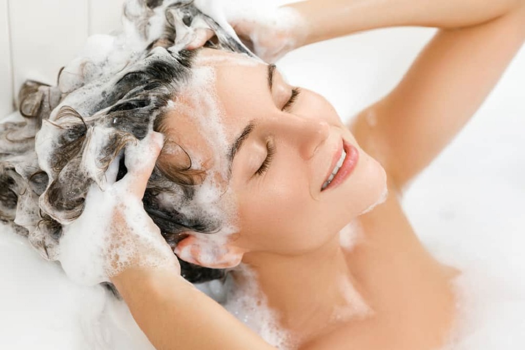 How Can Shampoo & Conditioner Affect Your Hair Health: Pros and Cons